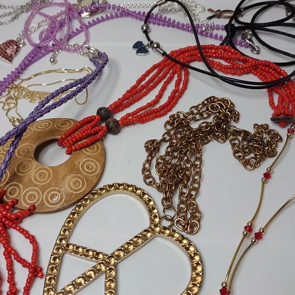 Lot Of Over 30 Pendant Necklaces - Picture 7 of 14